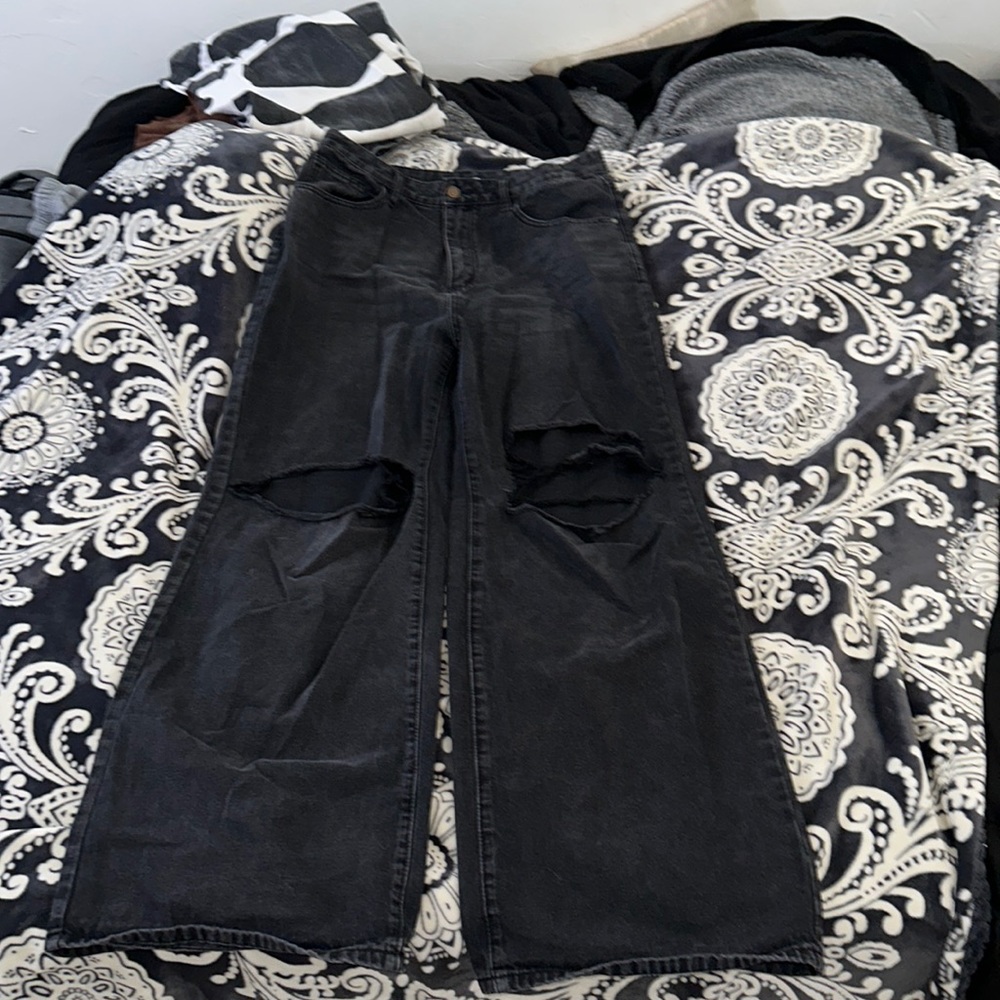 Fashion Nova, Size13, Knee Rips, Wide leg, Black